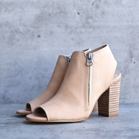 NIB Tan Leather Block Heel Peep Toe Ankle Booties - Picture 3 of 8